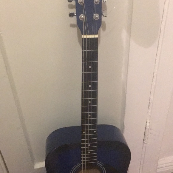 This guitar is good guitar can’t use Bc of Space - Picture 3 of 6